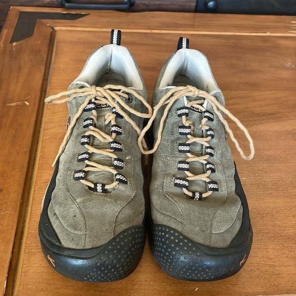 Keen Presidio Suede Shoes Size 11 - Picture 2 of 11